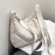 thumbnail image 1 of Bolso bandolera acolchado ligero de embrague femenino de moda para mujer (blanco), 1 of 8