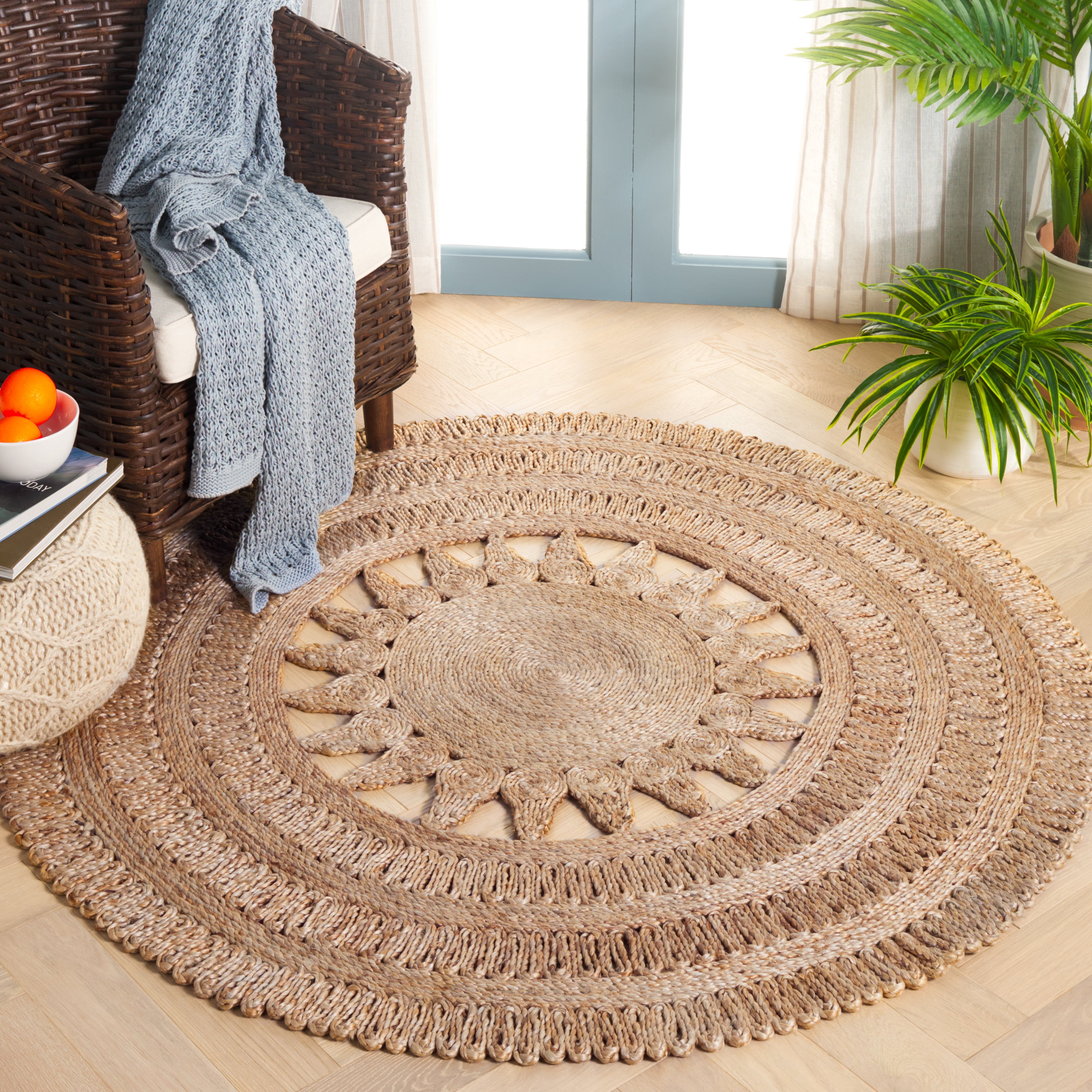 SAFAVIEH Natural Fiber Lavern Geometric Area Rug, Natural, 4' x 4' Round