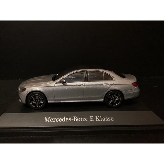 Mercedes Benz E-class W213 2017 Dealer Edition in 1/43 scale