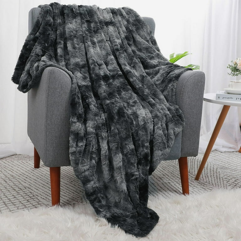 PiccoCasa Luxury Shaggy Faux Fur Throw Blanket for Sofa Couch