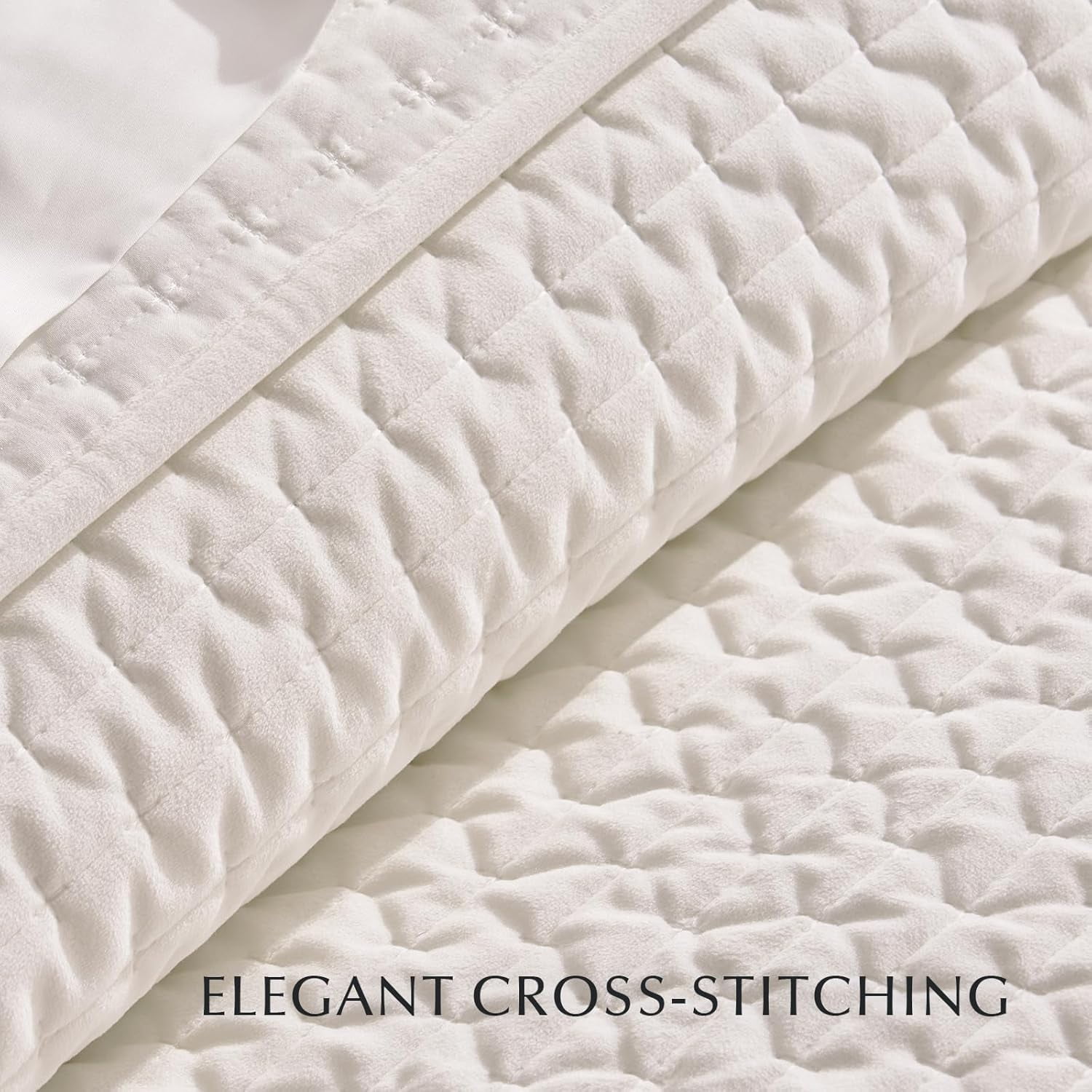 EVERGRACE Luxury Velvet Quilt Set Queen Size 3 Piece, Soft Cross-Stitch Velvet Comforter Set with Pillow Shams, Lightweight Coverlet Bedspread Bedding Set for All Seasons, Cream White
