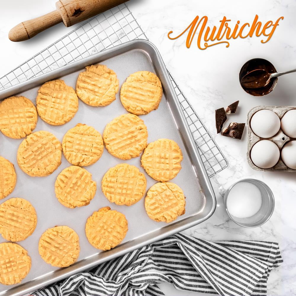 NutriChef Non-Stick Baking Sheets, Cookie Pan Aluminum Bakeware with Cooling Rack
