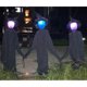 thumbnail image 4 of Brujas iluminadas con estacas Decoraciones de Halloween libre Tomados Brujas gritonas Decoración con sensor activado por sonido Con varilla Gloria Brujas gritando, 4 of 9