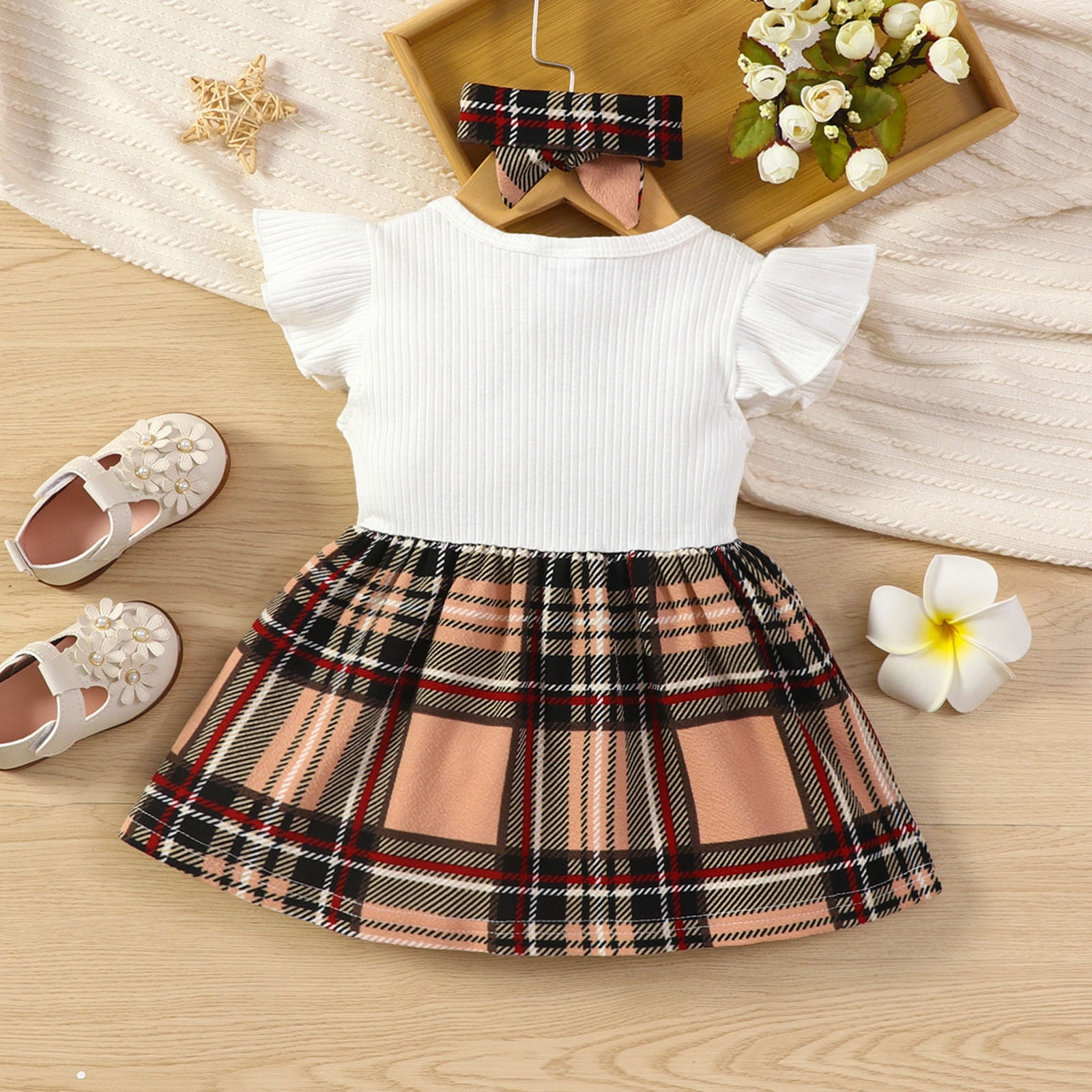 2pcs Baby Girl Solid Rib Knit Peter Pan Collar Short-sleeve Romper and Floral Print Shorts Set