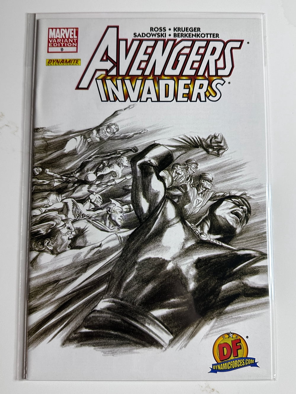 Cover of Avengers / Invaders #9