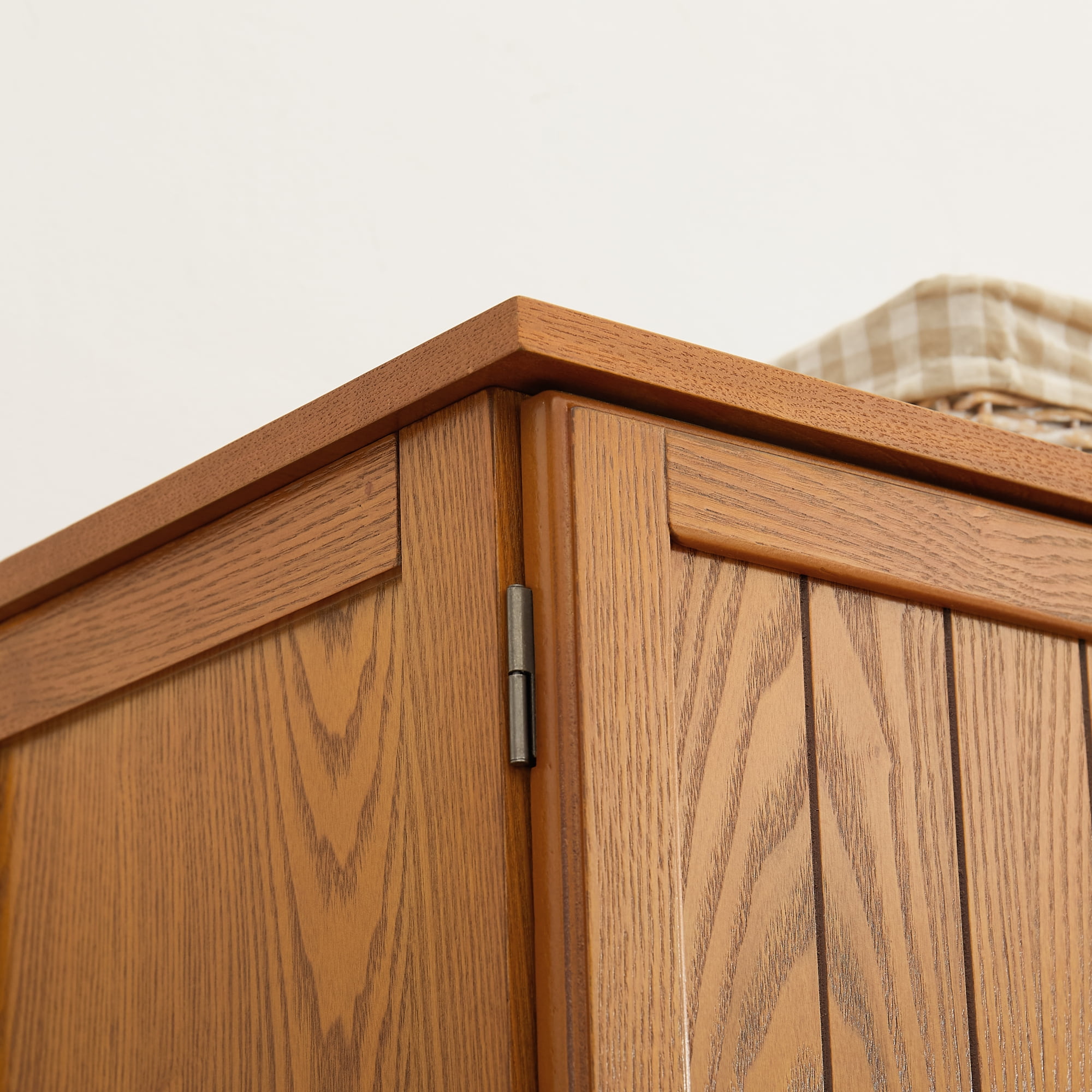 Leumius 72.4" Tall Storage Cabinet Tall Storage Cabinet with 8 Doors and 4 Shelves ,Bookshelf for Living Room, Kitchen, Dining Room, Office Oak