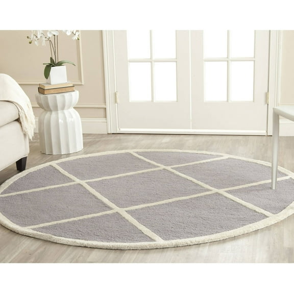 SAFAVIEH Cambridge Kennedy Geometric Diamonds Wool Area Rug, Silver/Ivory, 6' x 6' Round