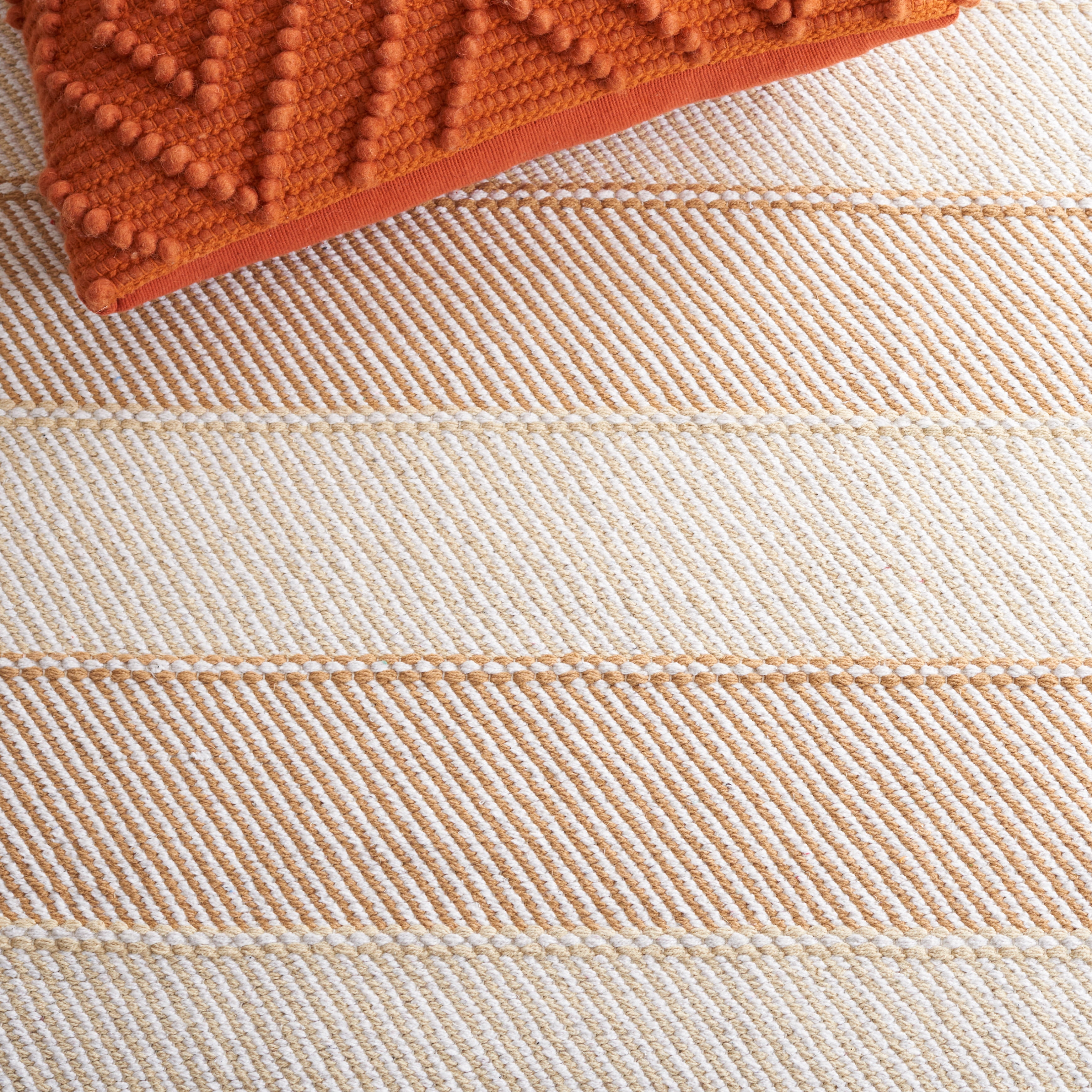SAFAVIEH Striped Kilim Yadira Striped Cotton Area Rug, Beige/Gold, 5' x 8'