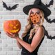 thumbnail image 3 of Mascarilla desechable de 3 capas para adultos con estampado de calabaza fantasma, 20 piezas de mascarillas festivas para hombres y mujeres con línea de nariz (calabaza con sombrero en negro), 3 of 5