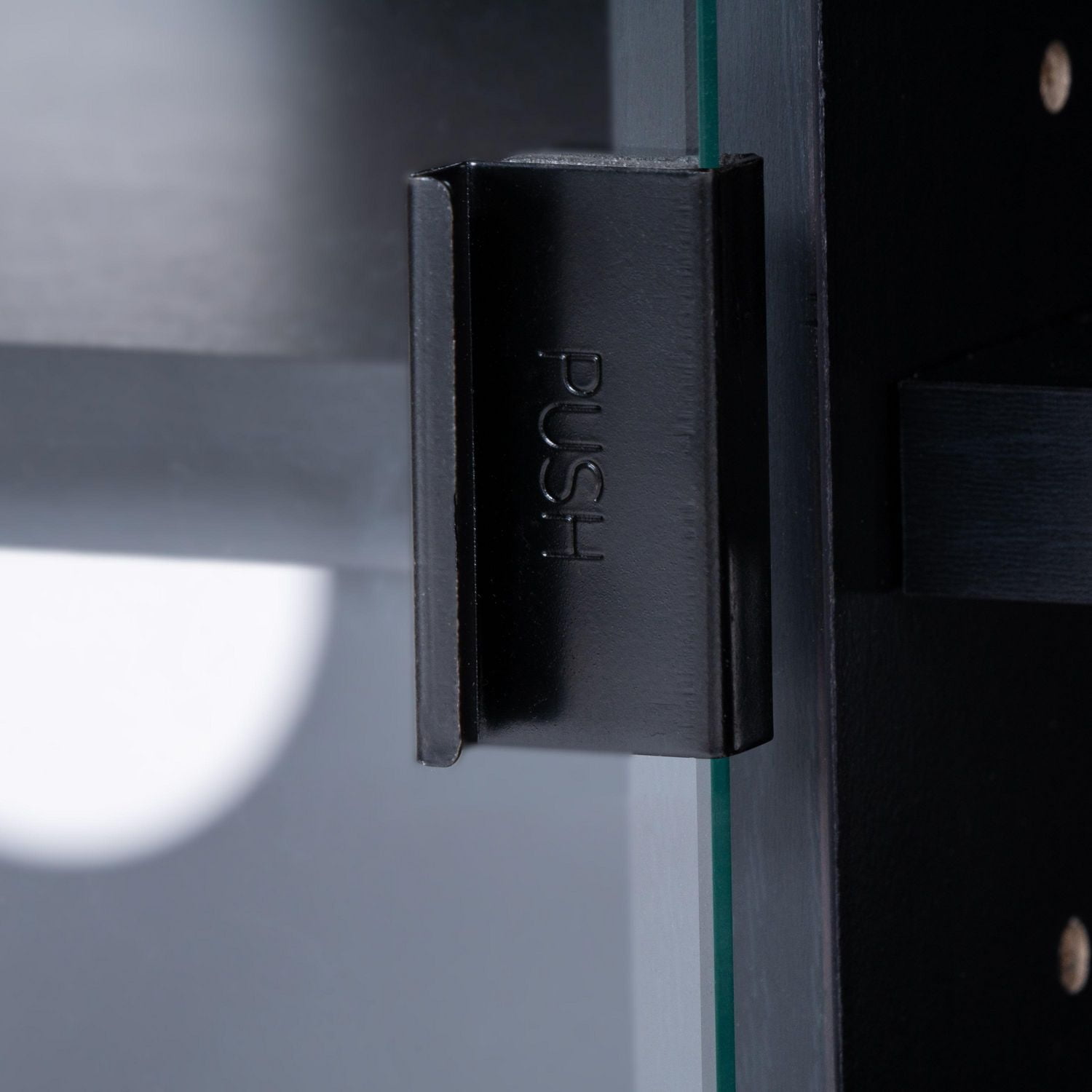 Meuble TV modulaire extra-long CorLiving Fresco en bois d'ingénierie noir avec portes vitrées pour téléviseurs jusqu'à 110p