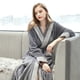 thumbnail image 4 of Albornoz de franela para hombre y mujer, bata de noche cálida de lana de Coral, ropa de dormir gruesa, Kimono de terciopelo, Otoño e Invierno, 4 of 5
