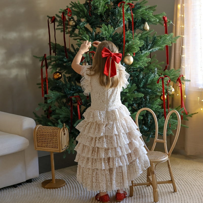 Alvantor Christmas Tree Nordic Pine with 1218 Tips, Auto-Open Hinged Branches 55.1"x55.1"x90" 7.5 ft Green