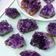 thumbnail image 5 of Granjero Gordo 6 piedras de cristal violeta naturales, cada una con un peso de entre 20 y 30 g, bloque de agujeros de grupo de cristales, muestra de joyería, piedra decorativa, 5 of 5