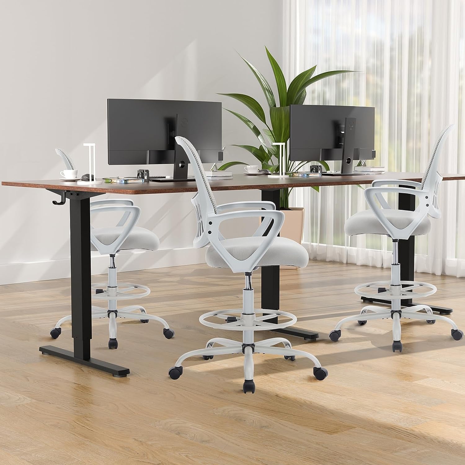 Ergonomic office chair, suitable for use with standing desks or bar counters, adjustable height, gray.