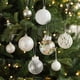 thumbnail image 1 of Xihbxyly Adorno para Árbol de Navidad, Bolas de Plástico Transparente, Adorno Conmemorativo, Elegante Cinta Colgante, Caja de Regalo Familiar, Decoración para Árbol de Navidad, Juego de 1 Caja, 1 of 7
