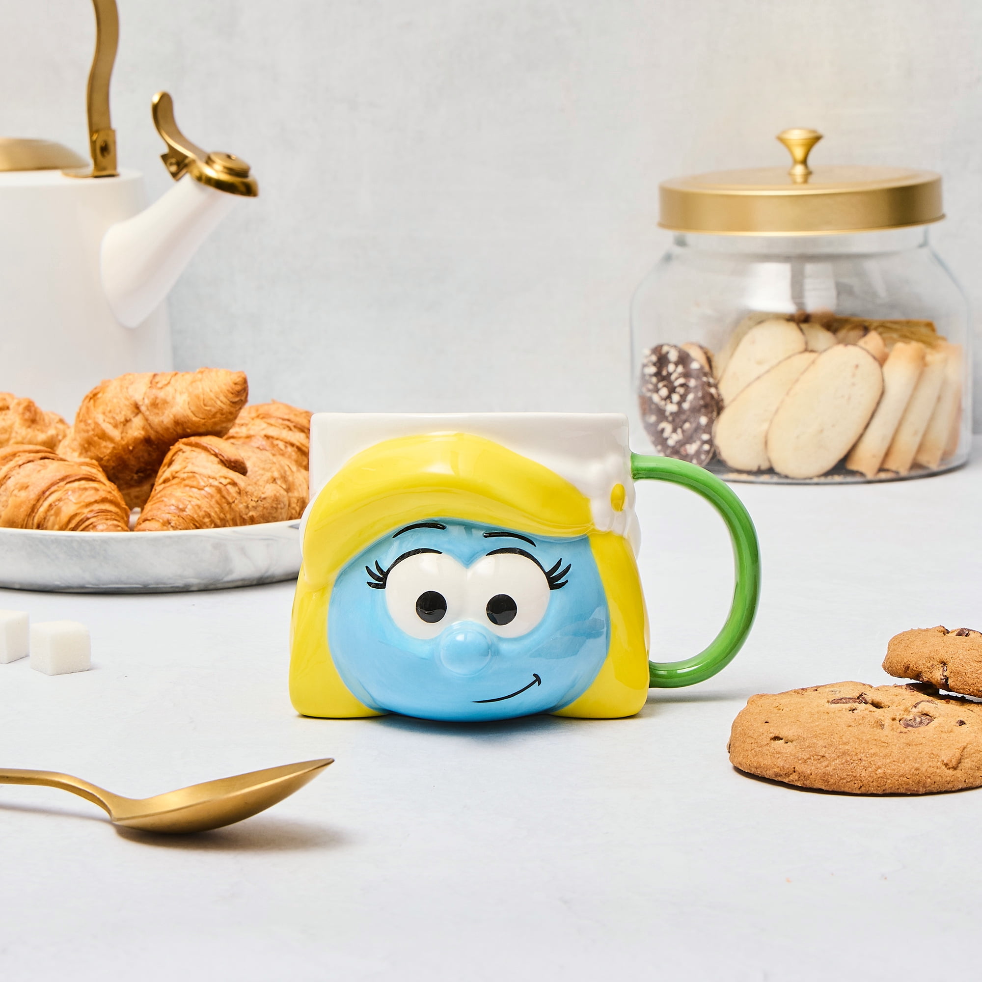 スマーフ　Smurf　フェイスマグ　マグカップ　3D　アメトイ　アメリカ雑貨 The Smurfs Smurfette 14.2 fl oz Ceramic Sculpted Mug - Walmart.com
