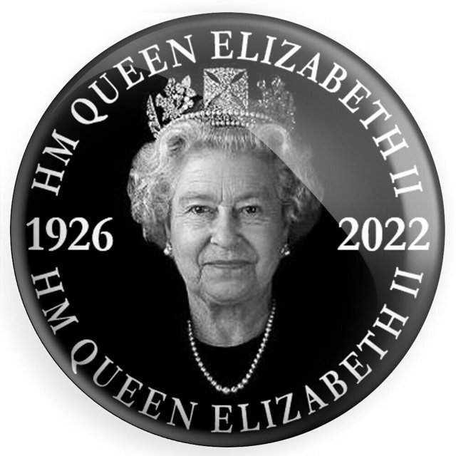 HM Queen Elizabeth II 1926-2022 - 44mm Bestseller Button Pin Badge - 5pcs