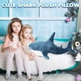 thumbnail image 4 of Peluche Tiburón HyDren con Manta 80 cm Azul Oscuro, 4 of 7
