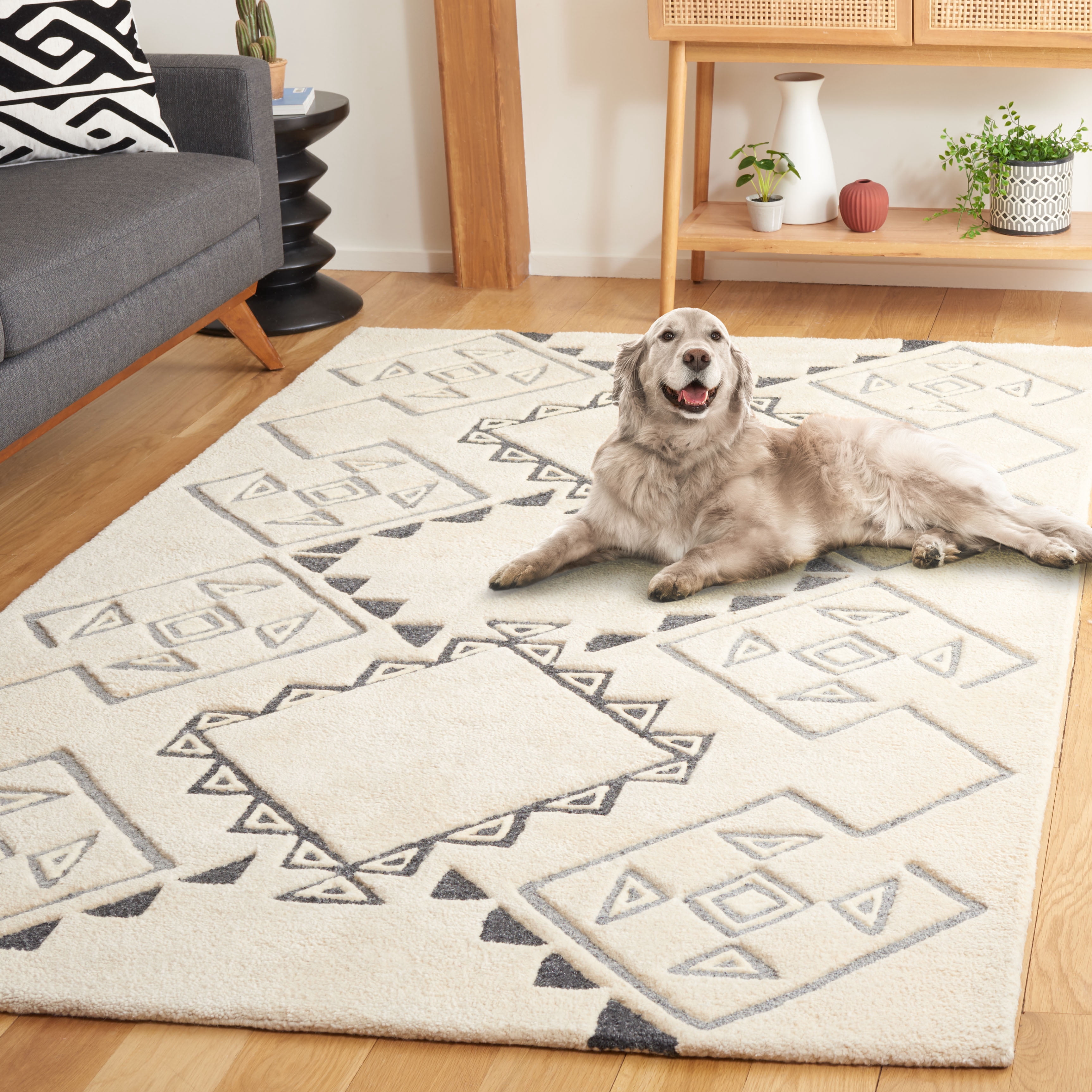 SAFAVIEH Casablanca Jerrie Aztec Shag Area Rug, Ivory/Grey, 3' x 5'