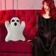 thumbnail image 5 of LSLJS - Almohada fantasma para Halloween, decoración de otoño para el hogar, peluche blanco con forma de fantasma, cojín decorativo espeluznante con temática de Halloween para sofá cama, 5 of 5