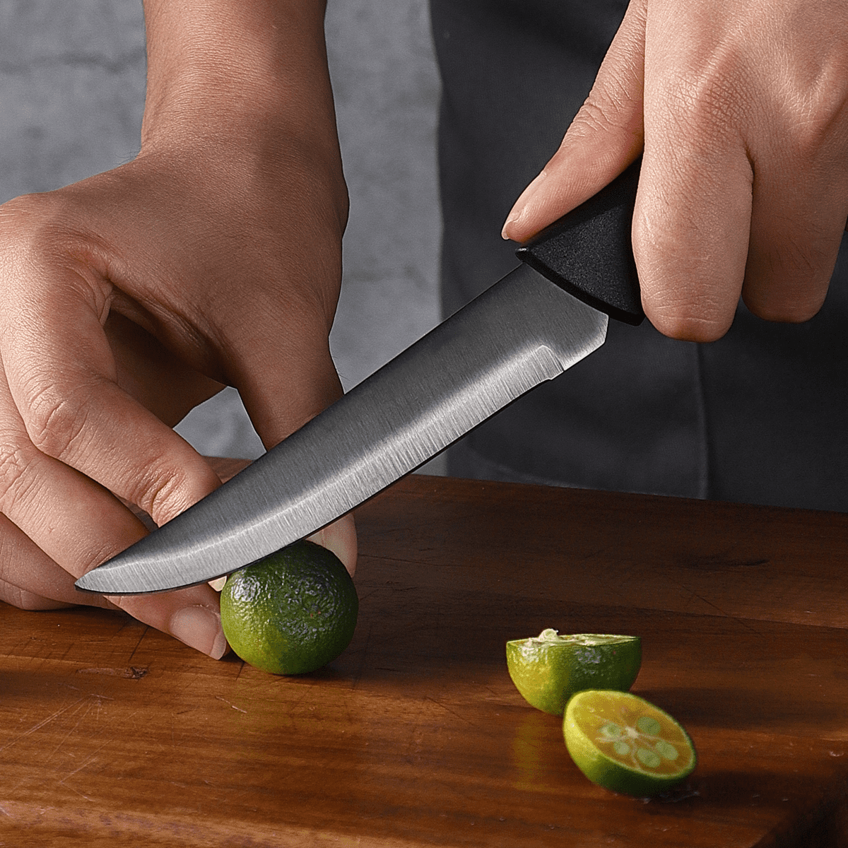Non Serrated Steak Knives Set, Steak Knife Set Dishwasher Safe, Sharp Steak Knives Set for Kitchen with Ergonomic Handles 8PCS Black