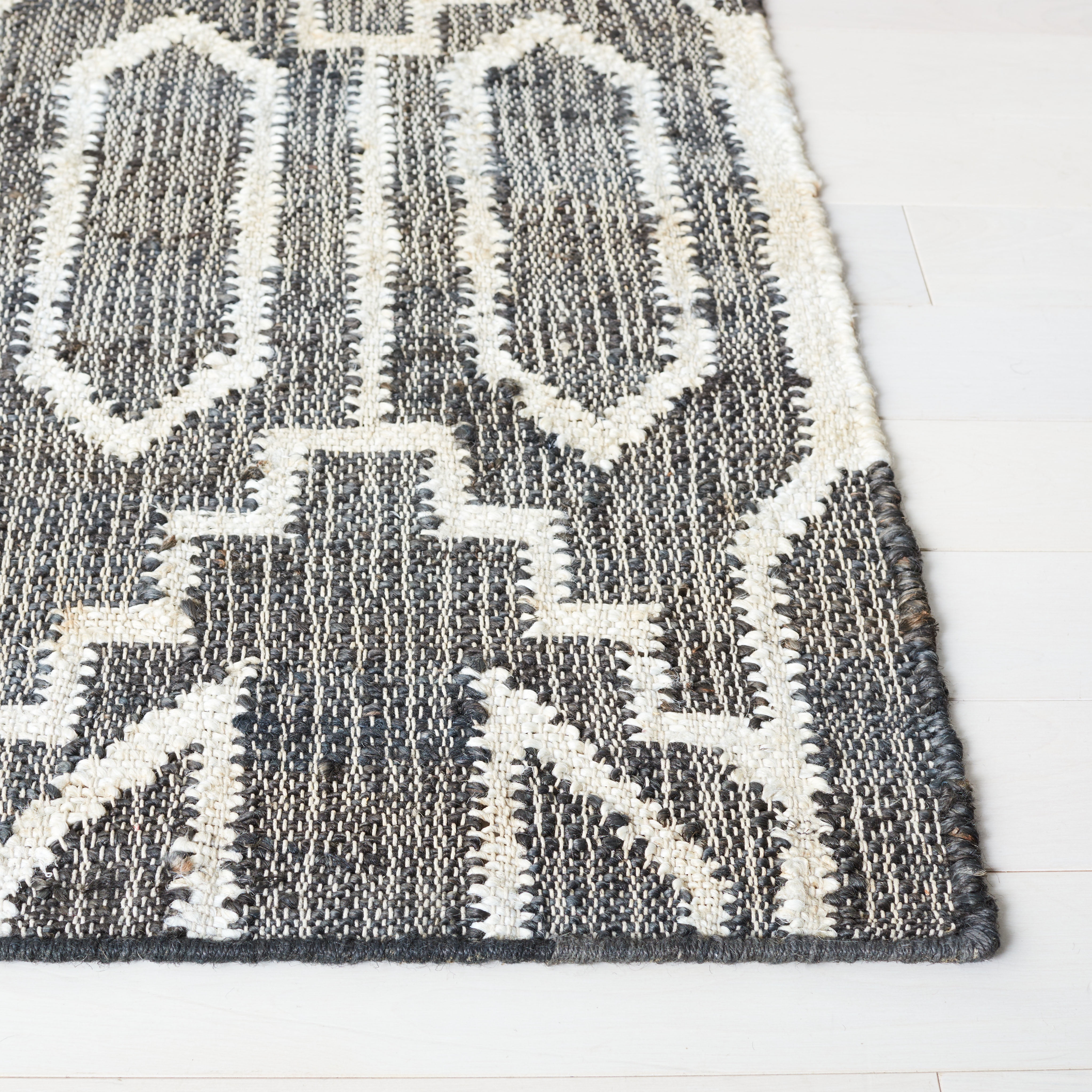 SAFAVIEH Natural Fiber Natalie Geometric Area Rug, Black/Ivory, 8' x 10'