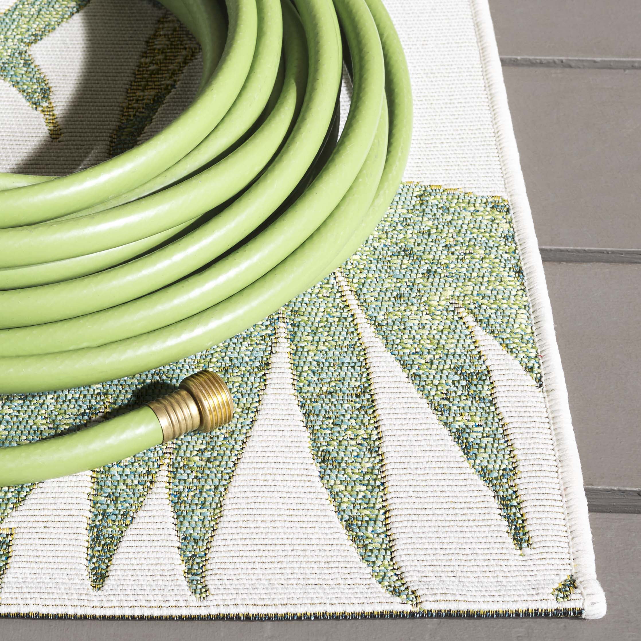 SAFAVIEH Barbados Cahir Botanical Indoor/Outdoor Runner Rug, Ivory/Green, 2'8" x 8'