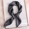 thumbnail image 3 of 2023 Nueva moda de verano bufanda cuadrada de seda sólida para mujer banda de satén para el cuello banda para el cabello suave playa hijab cabeza fular femenino envío gratis, 3 of 5