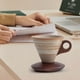thumbnail image 1 of Elegante taza cónica de café | Taza vintage de cerámica con asa y base de madera | Taza de 200 ml con función de vertido para un aroma intenso | Ideal para el hogar y la oficina, 1 of 7
