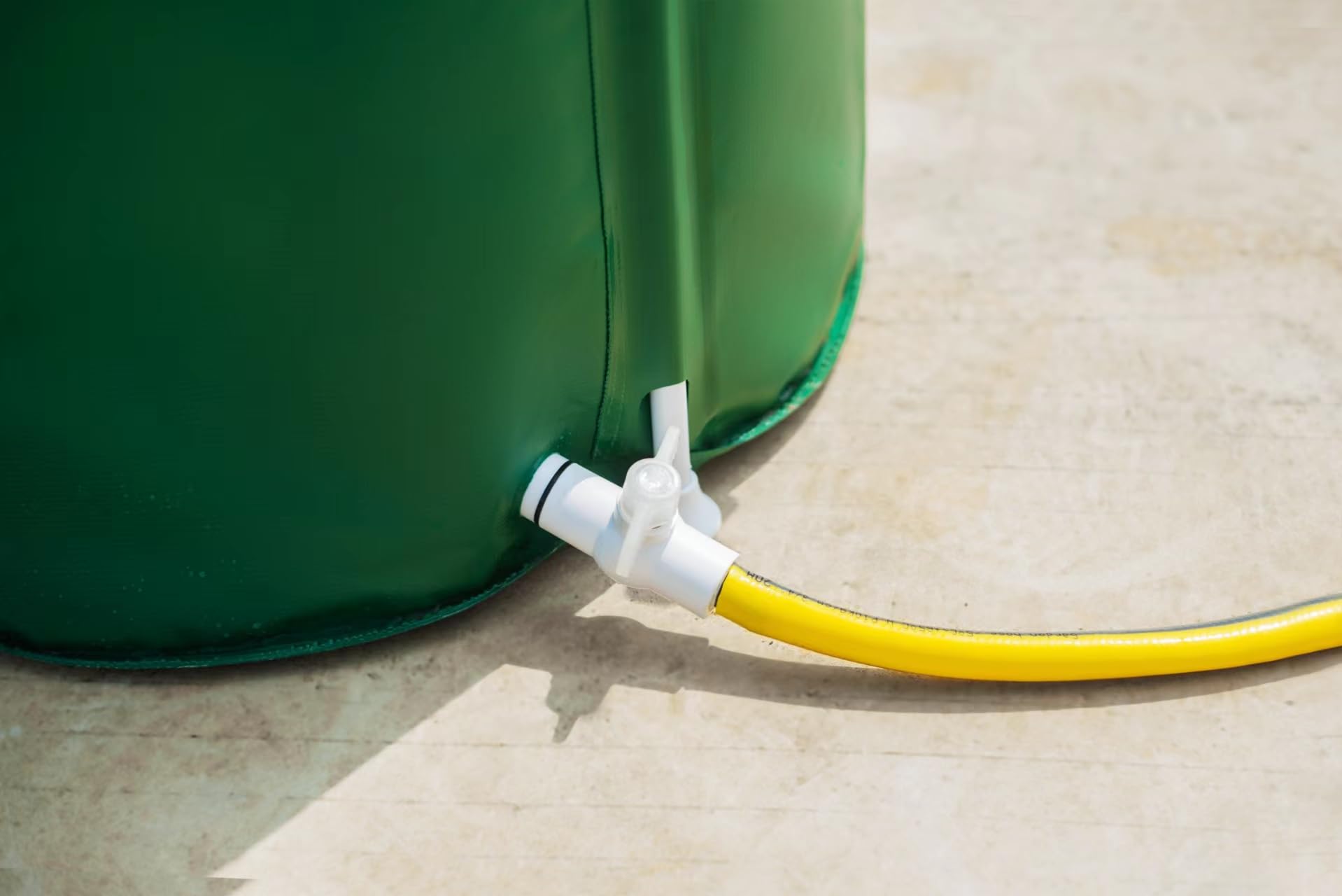 KMJETNIVY Rain Barrel Upgrade Anti-Collapse Collapsible Rainwater Collection System,Portable Water Storage Tank,Garden Water Catcher (Green Mutil, 50)