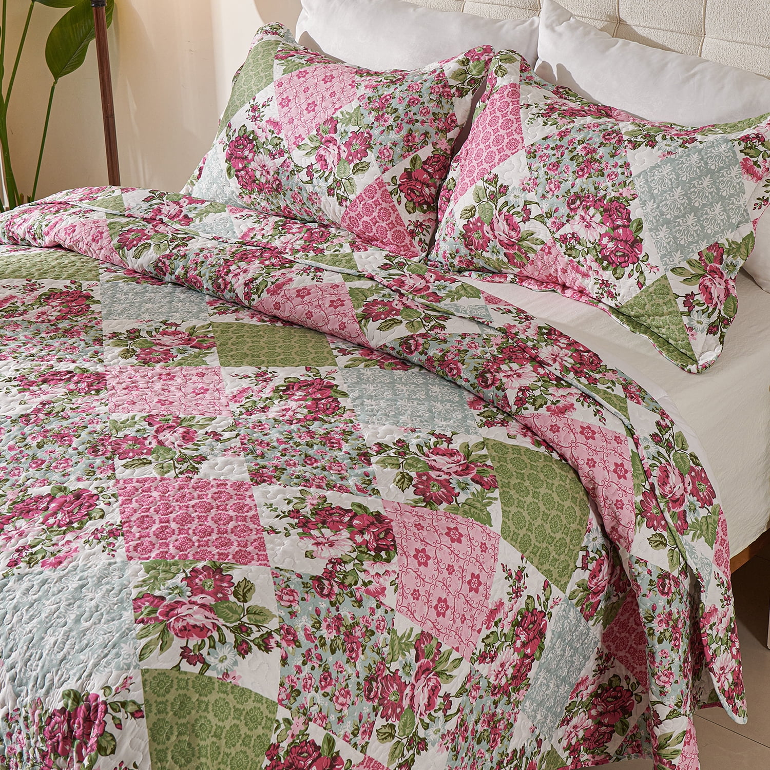 Evenhug Quilts 3-Piece Queen Bedding Set Pink Patchwork Floral Quilt Set With Shams