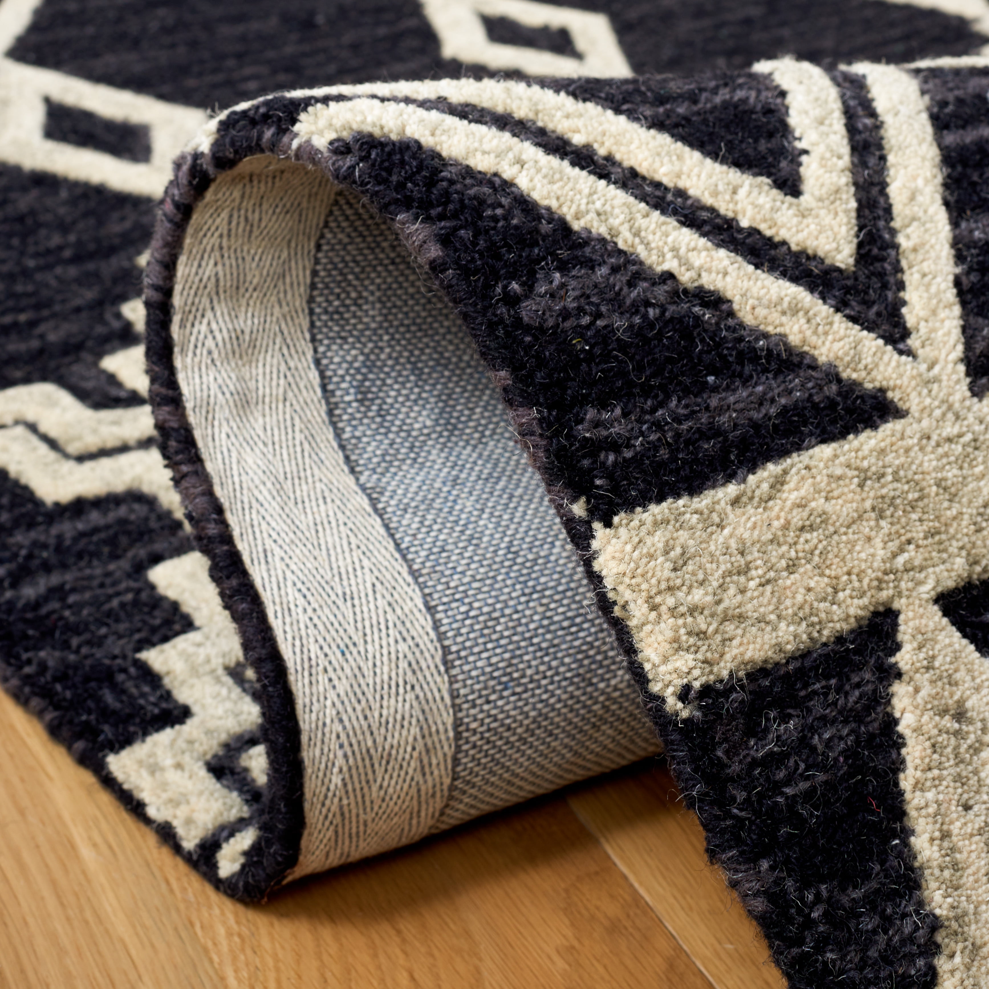 SAFAVIEH Abstract Torrey Geometric Wool Area Rug, Black/Ivory, 5' x 8'
