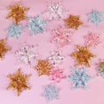 thumbnail image 2 of 10 piezas de copos de nieve navideños de acrílico transparente, rosa y azul, para colgar en el árbol de Navidad, 2 of 5