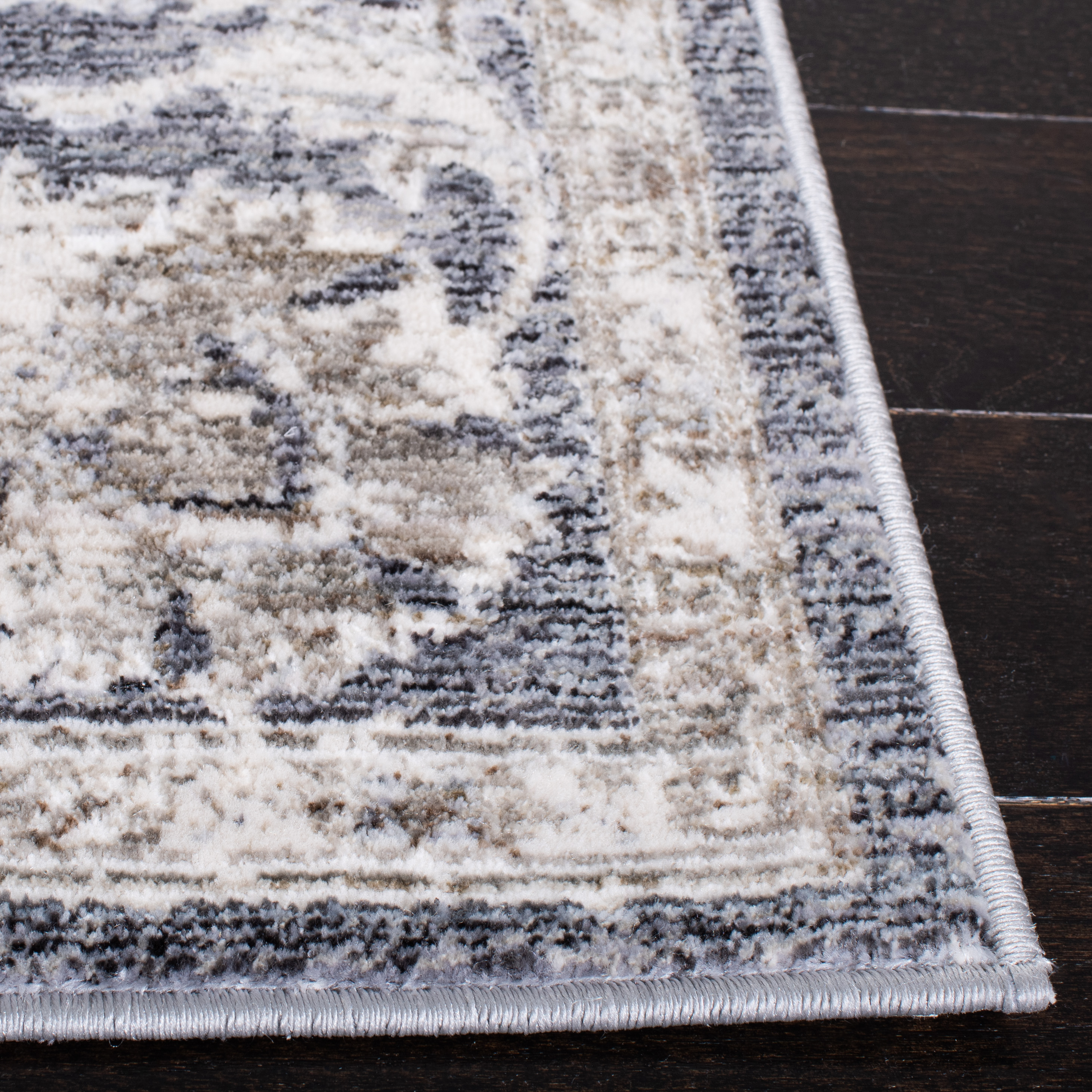 Safavieh History Marienn Oriental Area Rug, Dark Gray/Ivory, 4' x 6'