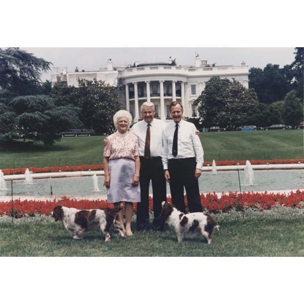 Russian President Boris Yeltsin Poses On The South Lawn Of ...
