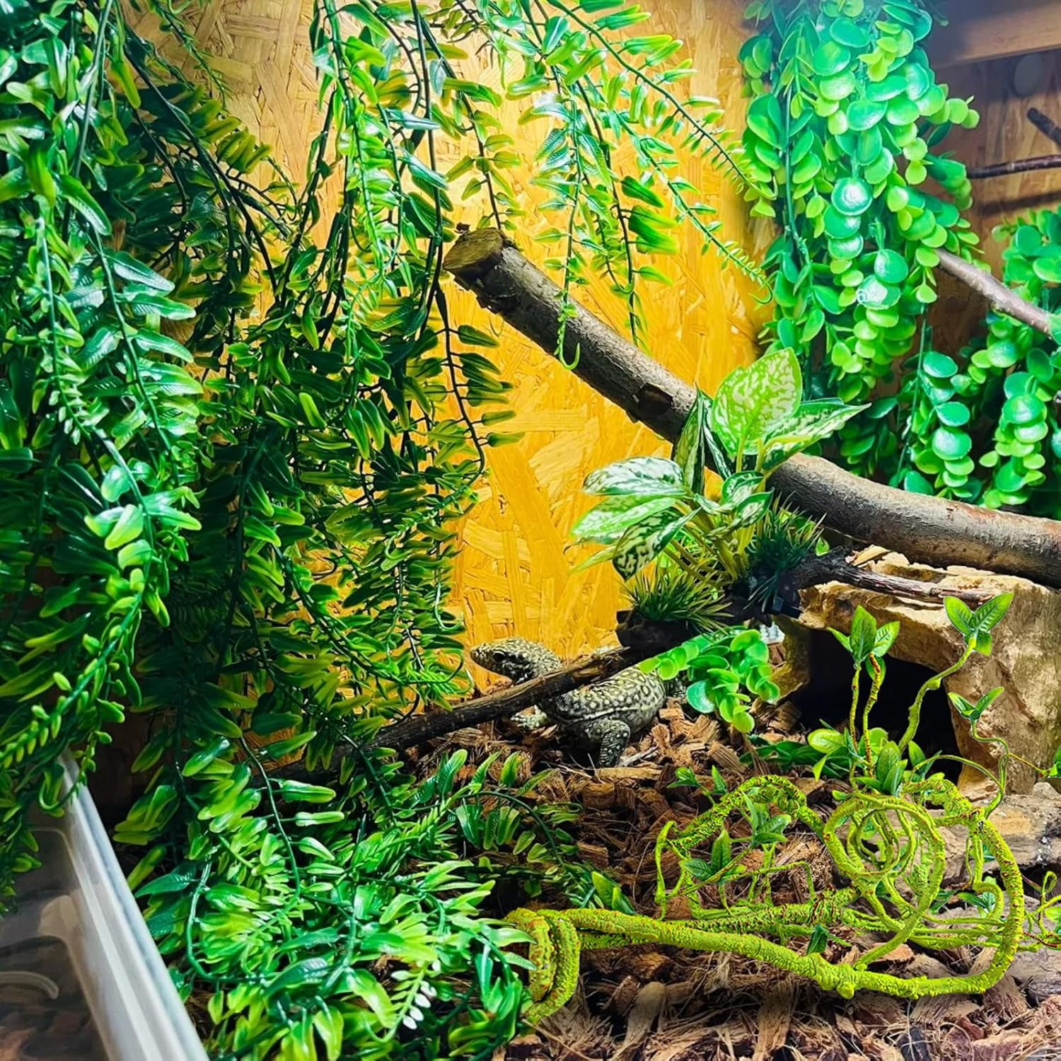 Reptile Vines Plants for Terrarium, Flexible Jungle Climbing Branch with Leaves Tank Decor for Snakes Bearded Dragons Geckos Hermit Crabs Lizards Chameleons