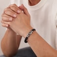 thumbnail image 2 of Pulsera de acero inoxidable con eslabones para hombre de 20,9 cm de longitud, 2 of 2