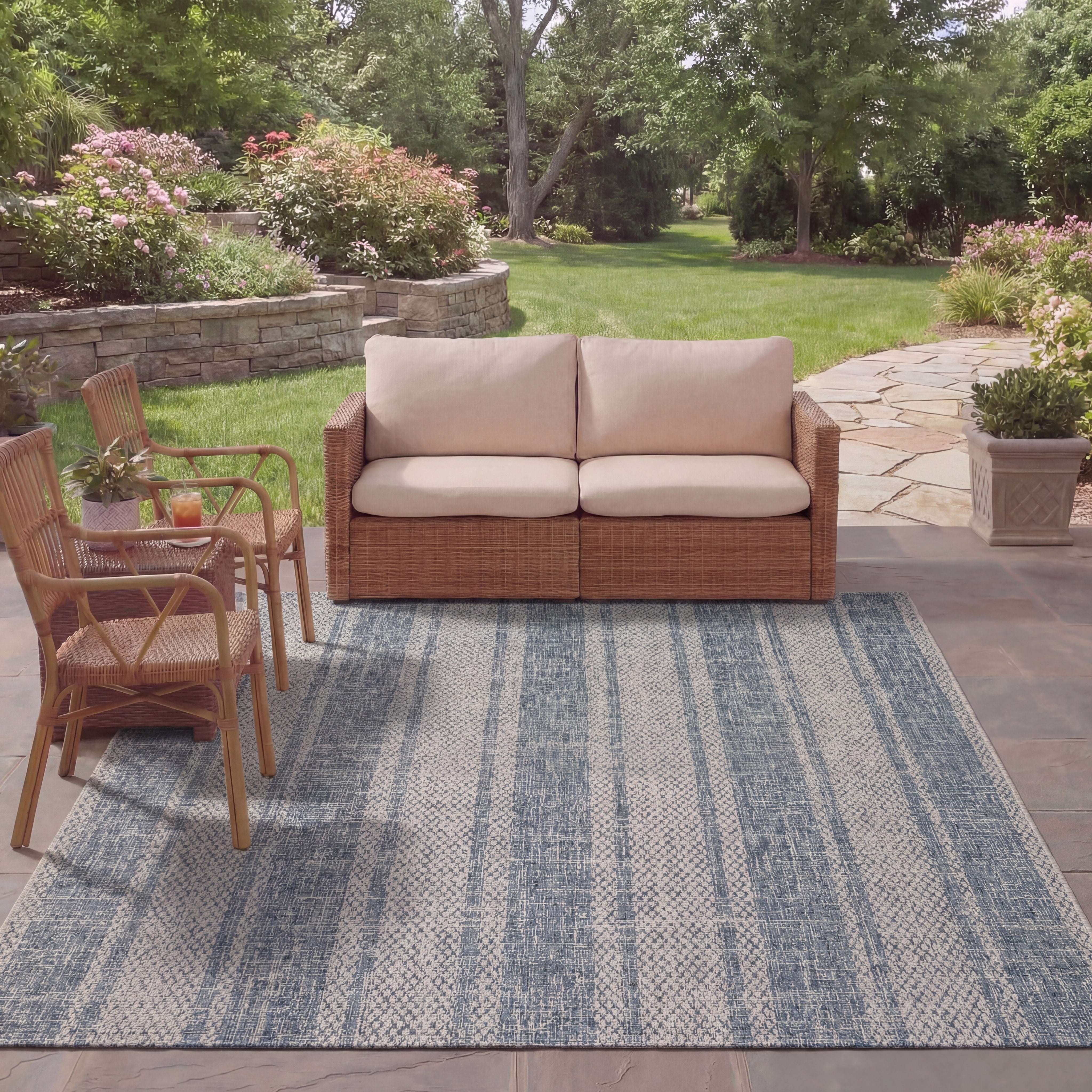 SAFAVIEH Courtyard Robert Striped Indoor/Outdoor Area Rug, 8' x 11', Light Grey/Blue
