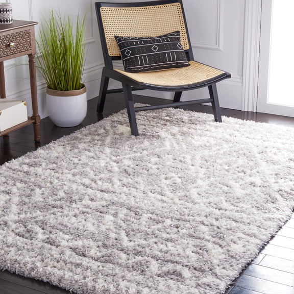 Safavieh Flokati Claudia Aztec Polyester Shag Area Rug, Gray/Ivory, 5'3" x 7'6"