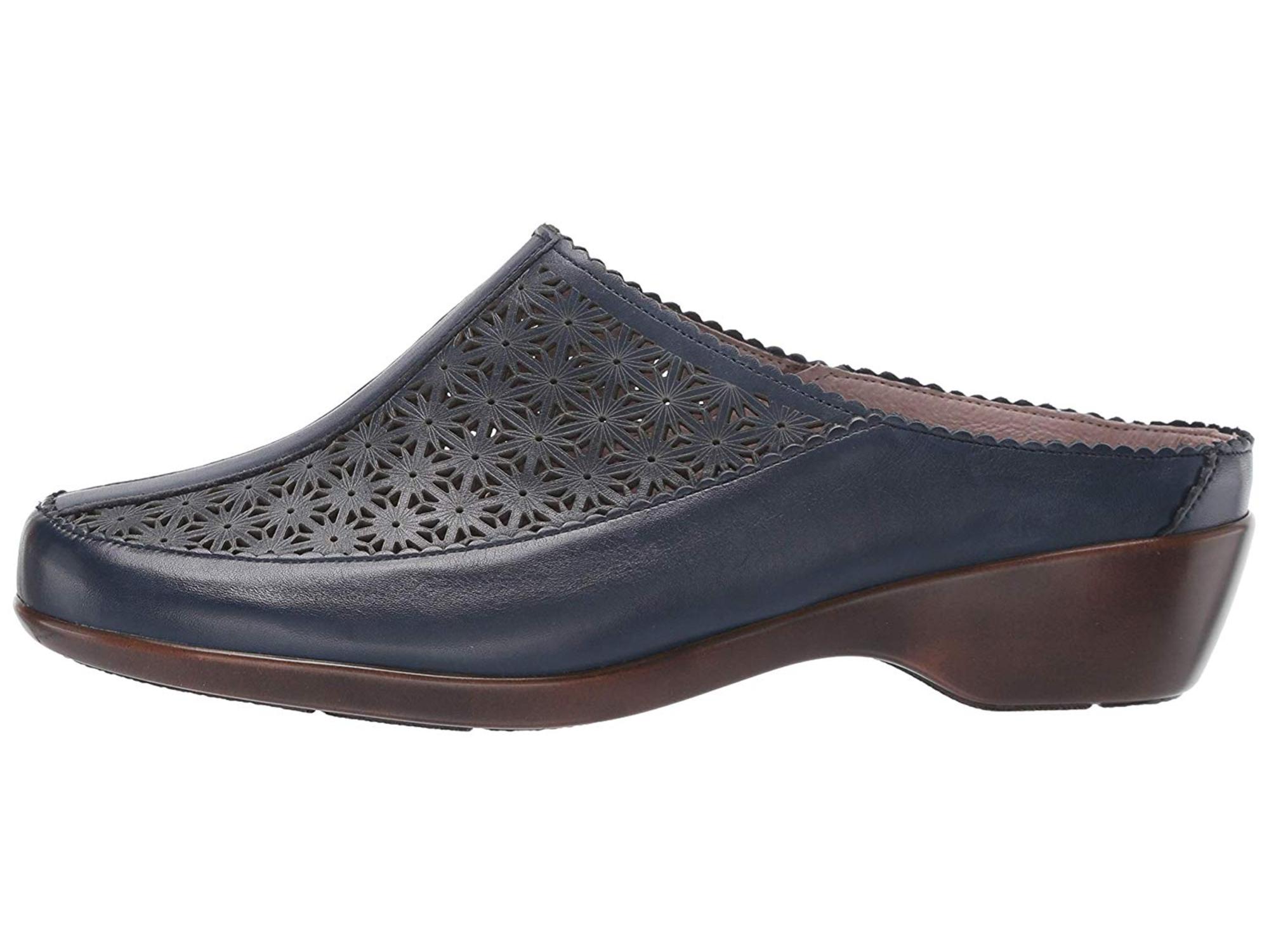 mesh easy spirit clogs