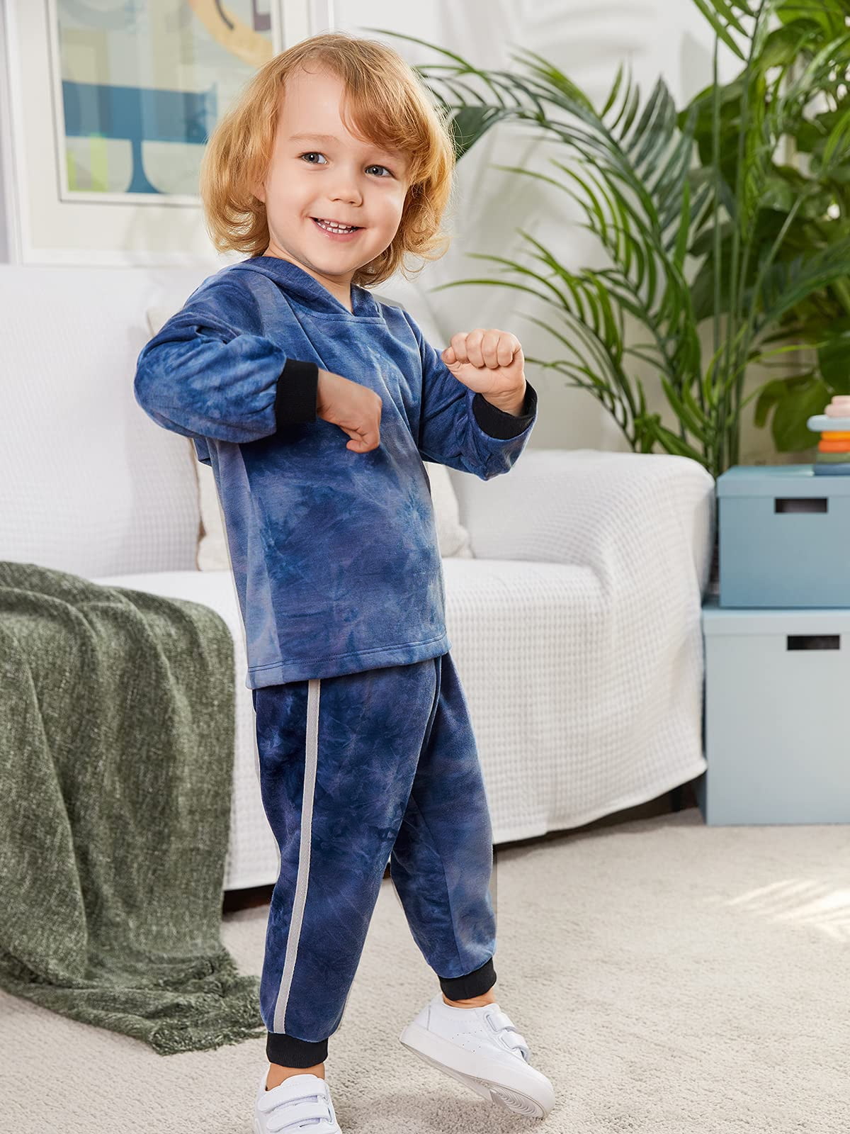2pcs Toddler Boy Playful Stripe Pocket Design Tee and Shorts Set