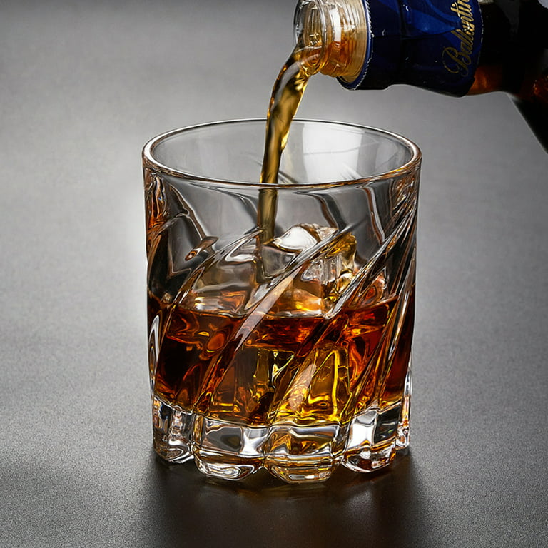 4 Ways Custom Whiskey Gifts Bump Customer Satisfaction