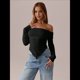 thumbnail image 4 of Camiseta Asimétrica Ajustada de Larga con Hombros Descubiertos Y2K para Mujer Negro M, 4 of 10