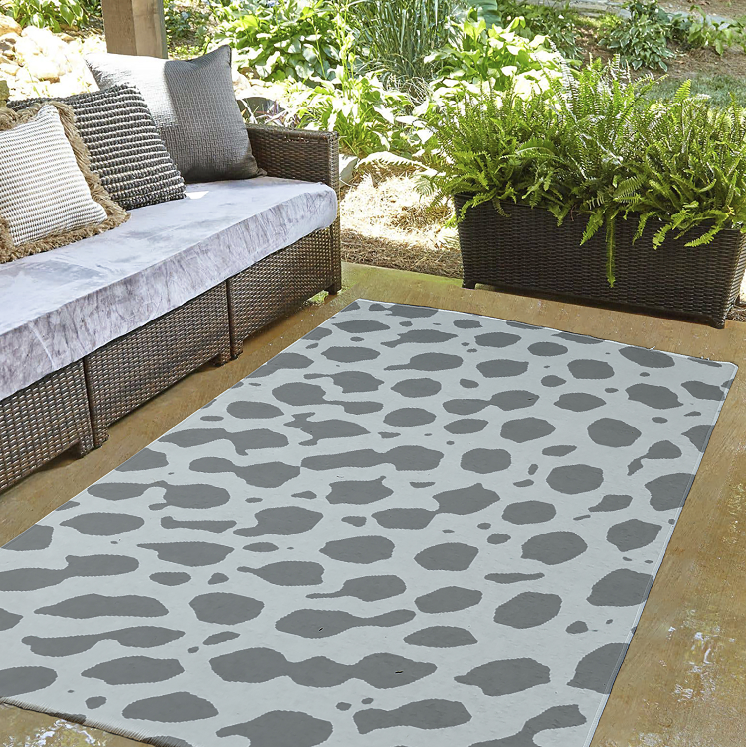 3' x 5' Simply Daisy Leopard Pattern Modern & Contemporary Chenille Area Rug, Dark Grey