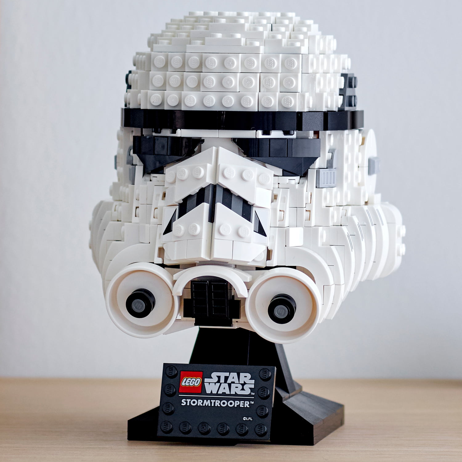 Aktiv Tag telefonen Smadre LEGO Star Wars Stormtrooper Helmet 75276 Building Kit, Cool Star Wars  Collectible for Adults (647 Pieces) - Walmart.com