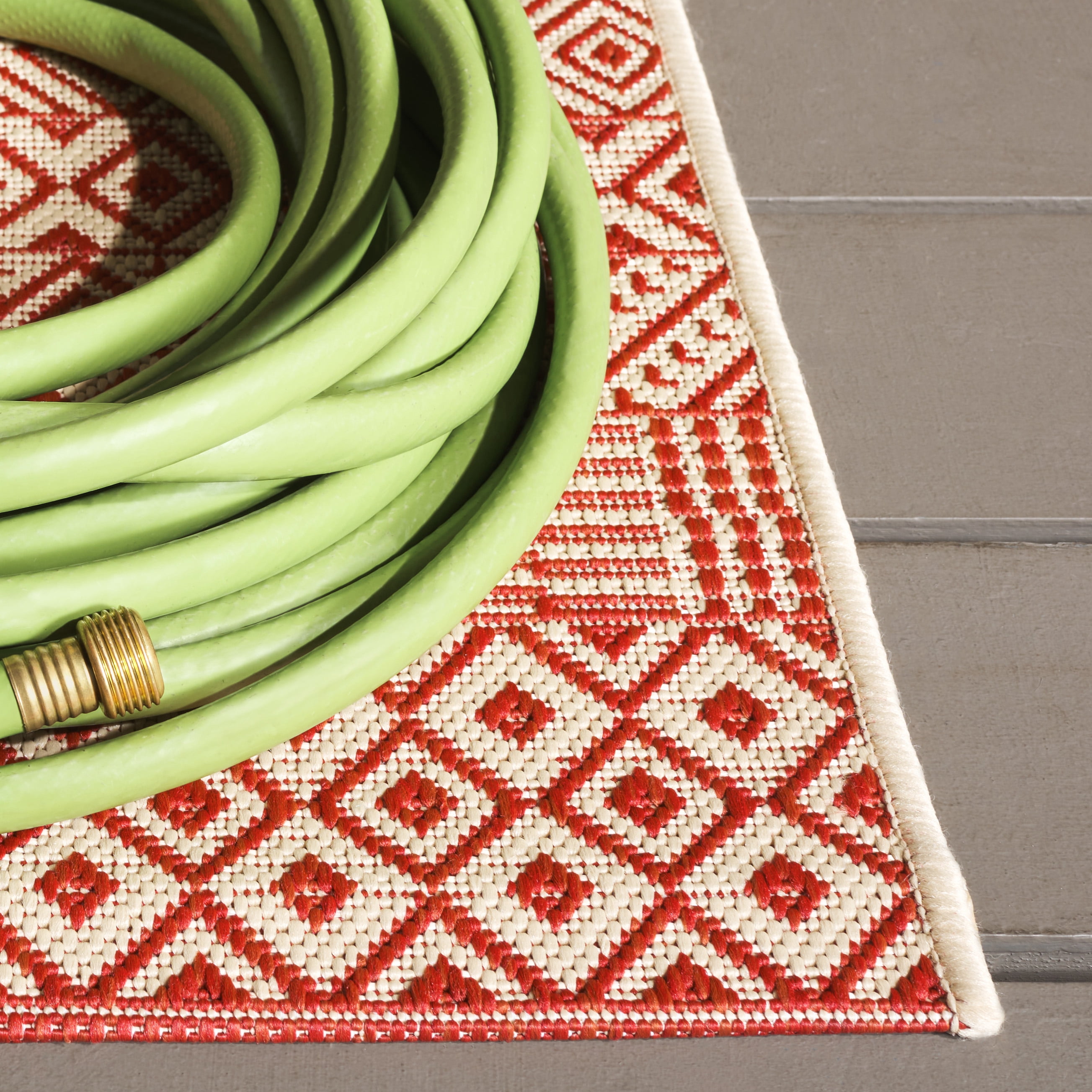 Safavieh Courtyard Naomi Geometric Indoor/Outdoor Runner Rug, Beige/Red, 2'3" x 12'