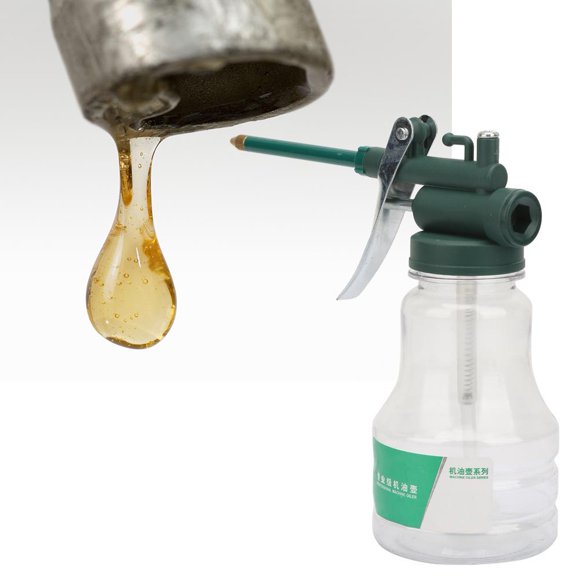 High Pressure Transparent Pump Oiler Spraywith Long Beak, New Seal Structure, No Oil Leakage, Transparent Pot Body for Easy Oil Usage Viewing, Small Volume Portable and Practical
