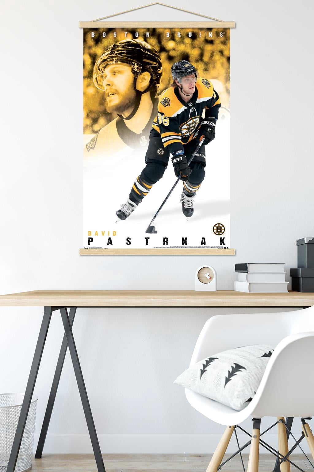 NHL Boston Bruins - DaVid Pastrnák 19 Wall Poster with Wooden Magnetic Frame, 22.375" x 34"