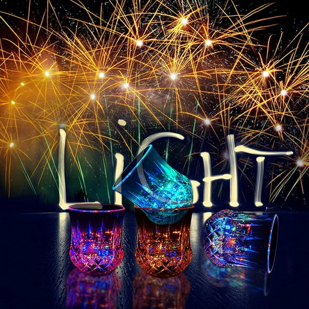 Lot de 6 tasses lumineuses avec flash - Coups clignotants, tasses  lumineuses avec flash, gobelets LED multicolores, verres à boire amusants,  tasses amusantes pour fête/anniversaire/boîte de nuit/Noël/disco sans BPA 