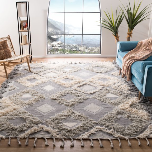 Safavieh Kenya Lena Geometric Area Rug, Gray/Ivory, 9' x 12'
